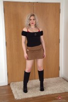 ATK hairy Daisy Woods in babes