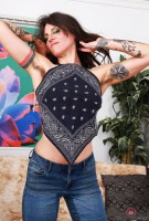 ATK hairy Delta Hauser in mature and hairy