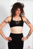 ATK hairy Delta Hauser in mature and hairy