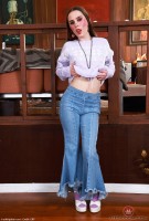 ATK hairy Sia Wood in young and hairy