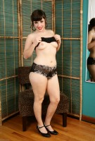 ATK hairy Simone Delilah Set