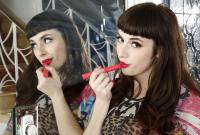 ATK hairy Simone Delilah Set